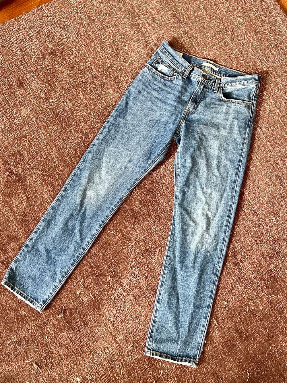 Levi's Women's Straight Leg Jeans in Light Blue Wash